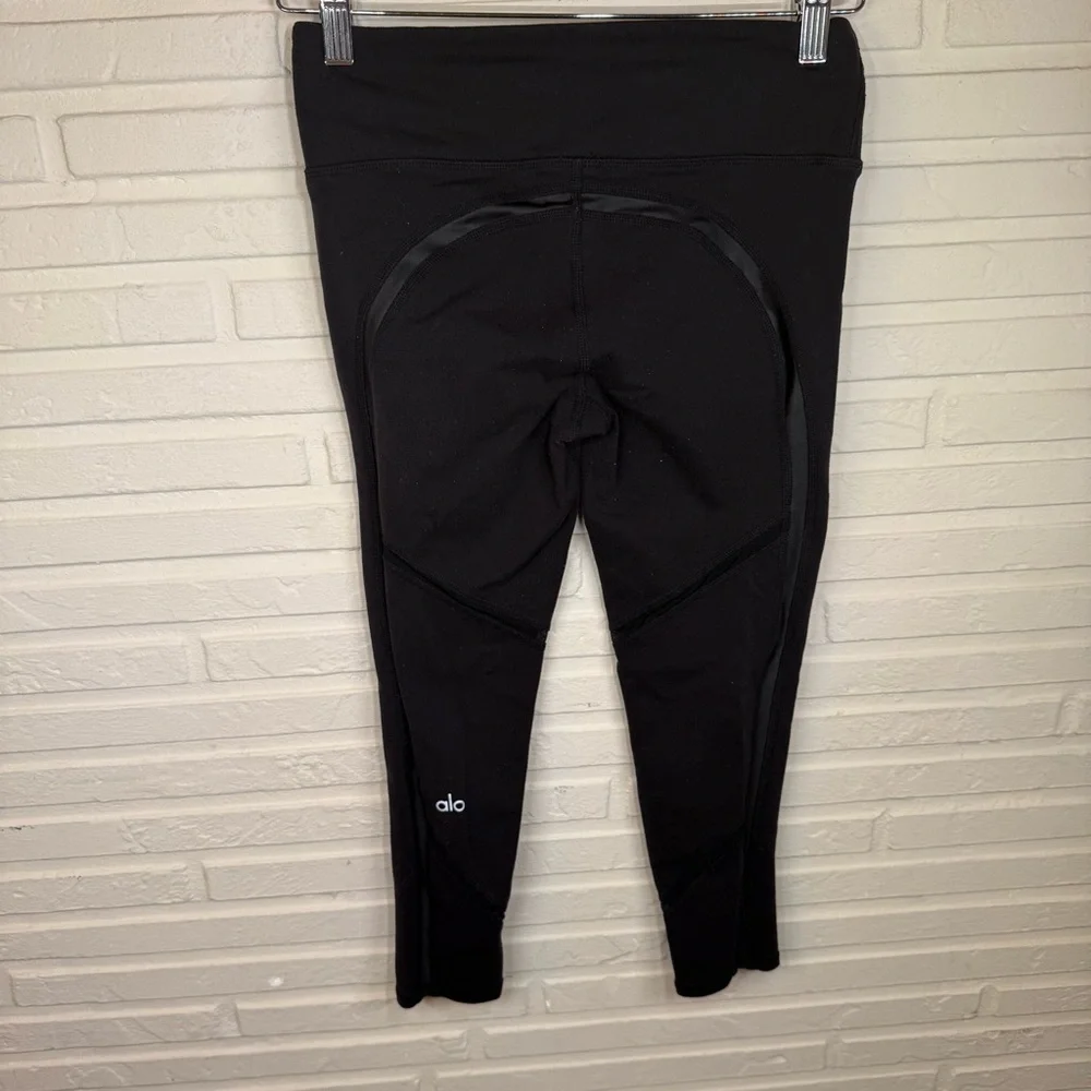 Alo Black Stretch Compression Mesh Cropped Leggings, Women’s Size Extra Small